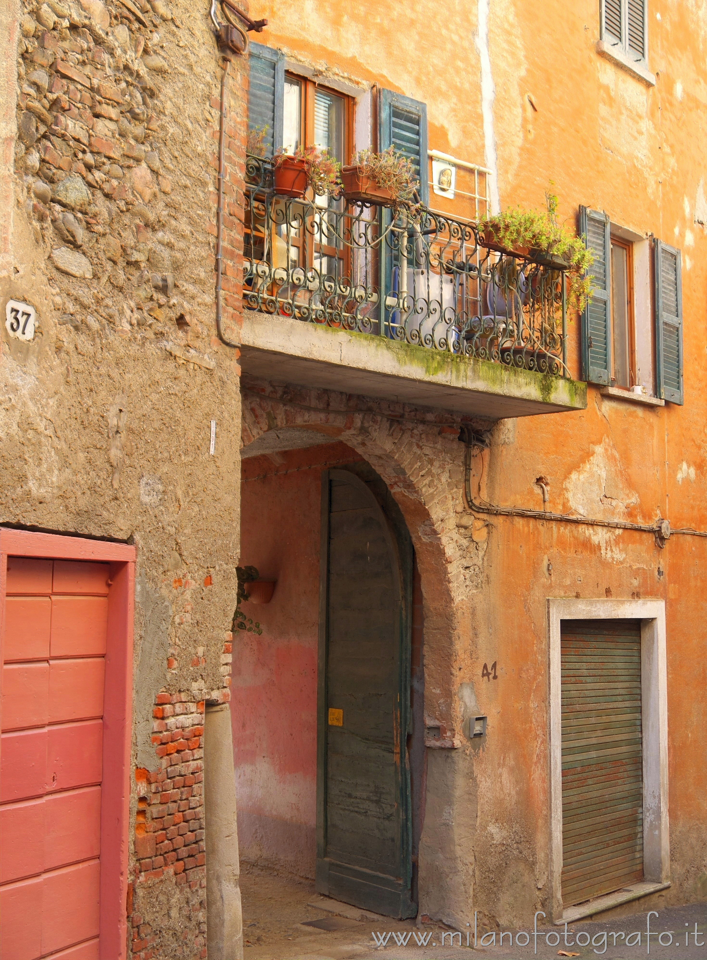 Castiglione Olona (Varese) - Antica casa con balcone